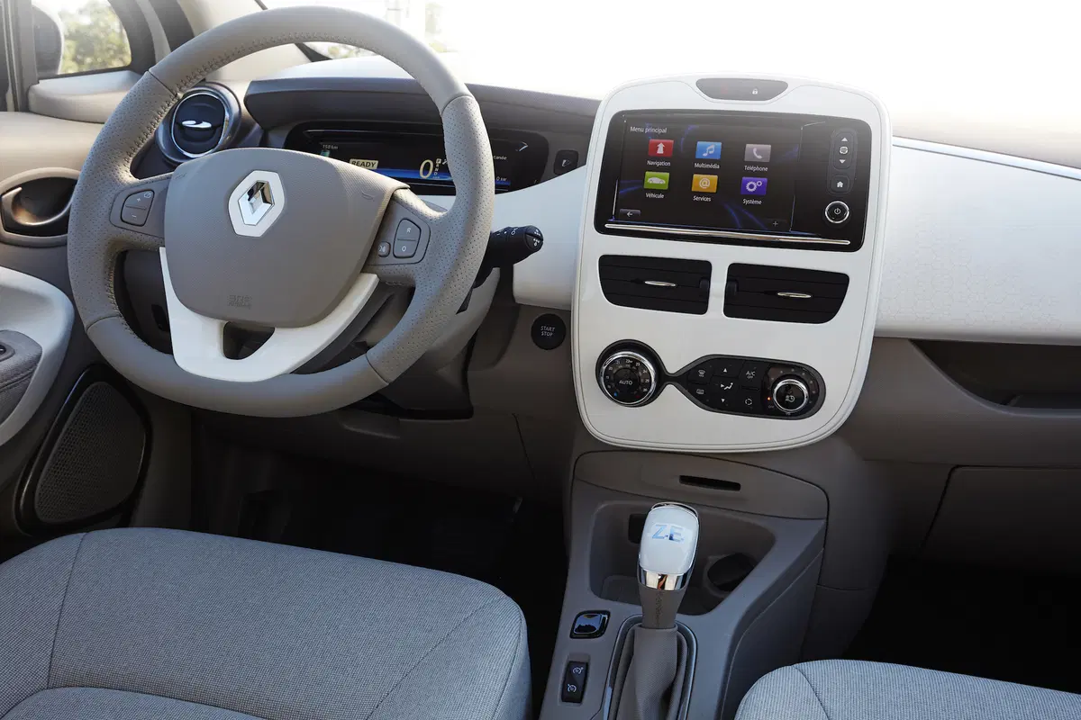 Renault Zoe: trecento veri km di autonomia (23)