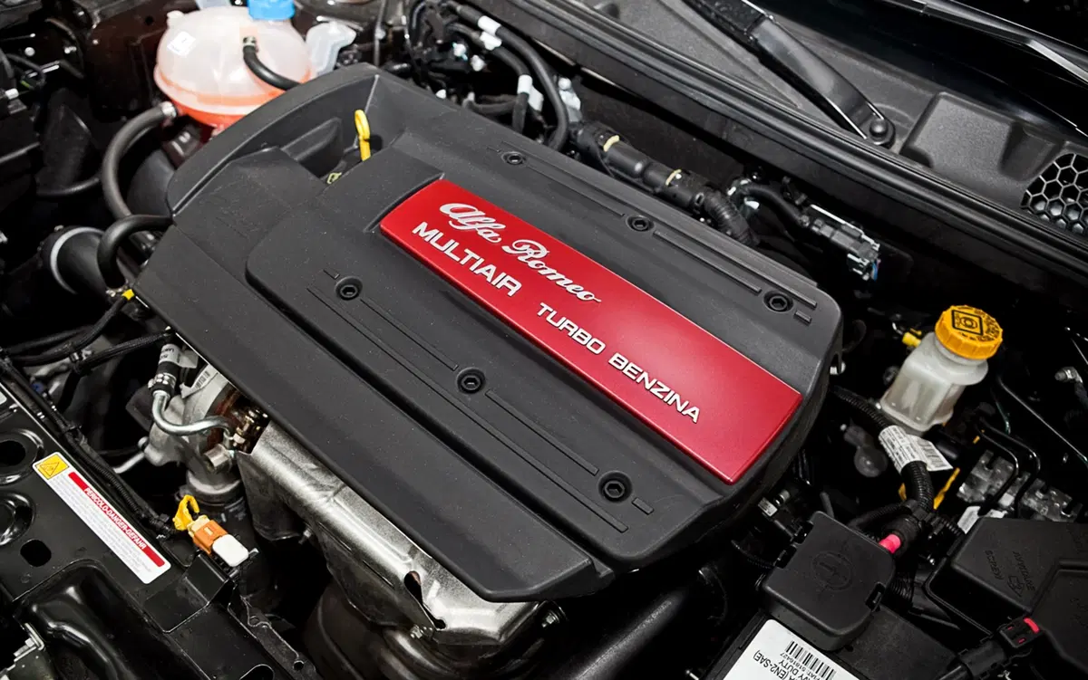 Quale comprare, Confronto: Subaru WRX STI Vs Alfa Romeo Giulia Veloce Q4 (8)