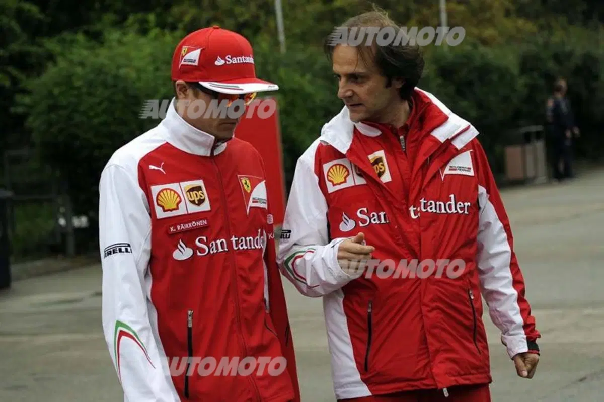 Formula 1 Cina 2014: Hamilton conquista la pole in qualifica. Ferrari in bianco e nero (10)