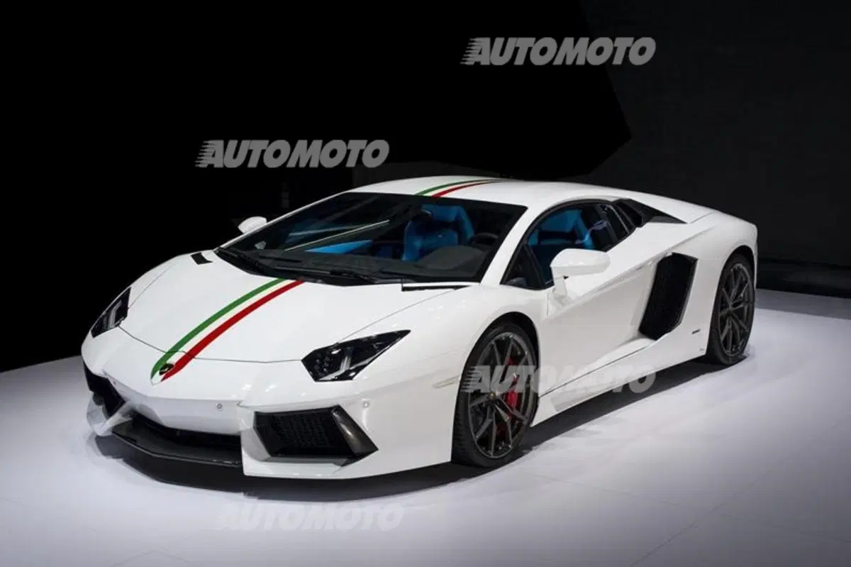 Lamborghini Aventador LP 700-4 Nazionale (2)