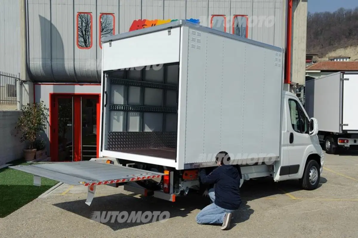 Peugeot e Onnicar  insieme per l'allestimento dei veicoli commerciali (10)