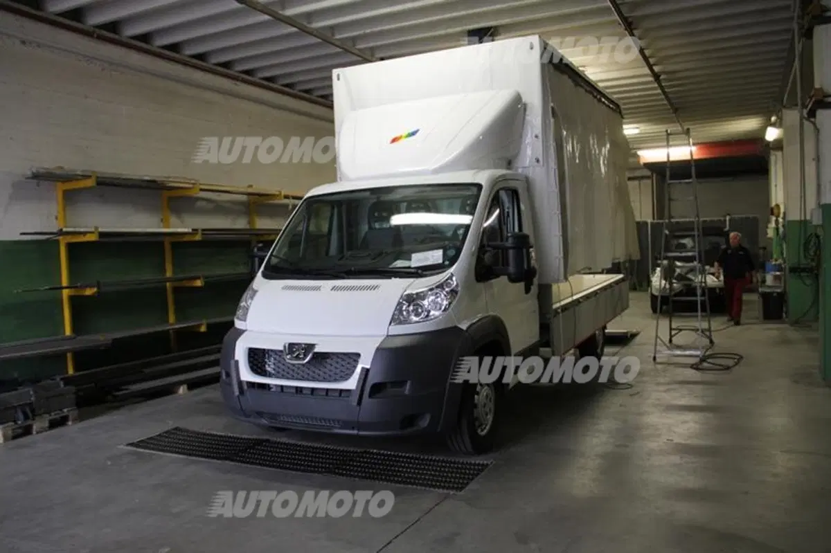 Peugeot e Onnicar  insieme per l'allestimento dei veicoli commerciali (19)
