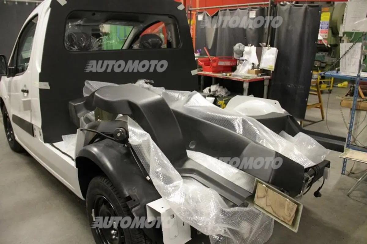 Peugeot e Onnicar  insieme per l'allestimento dei veicoli commerciali (22)