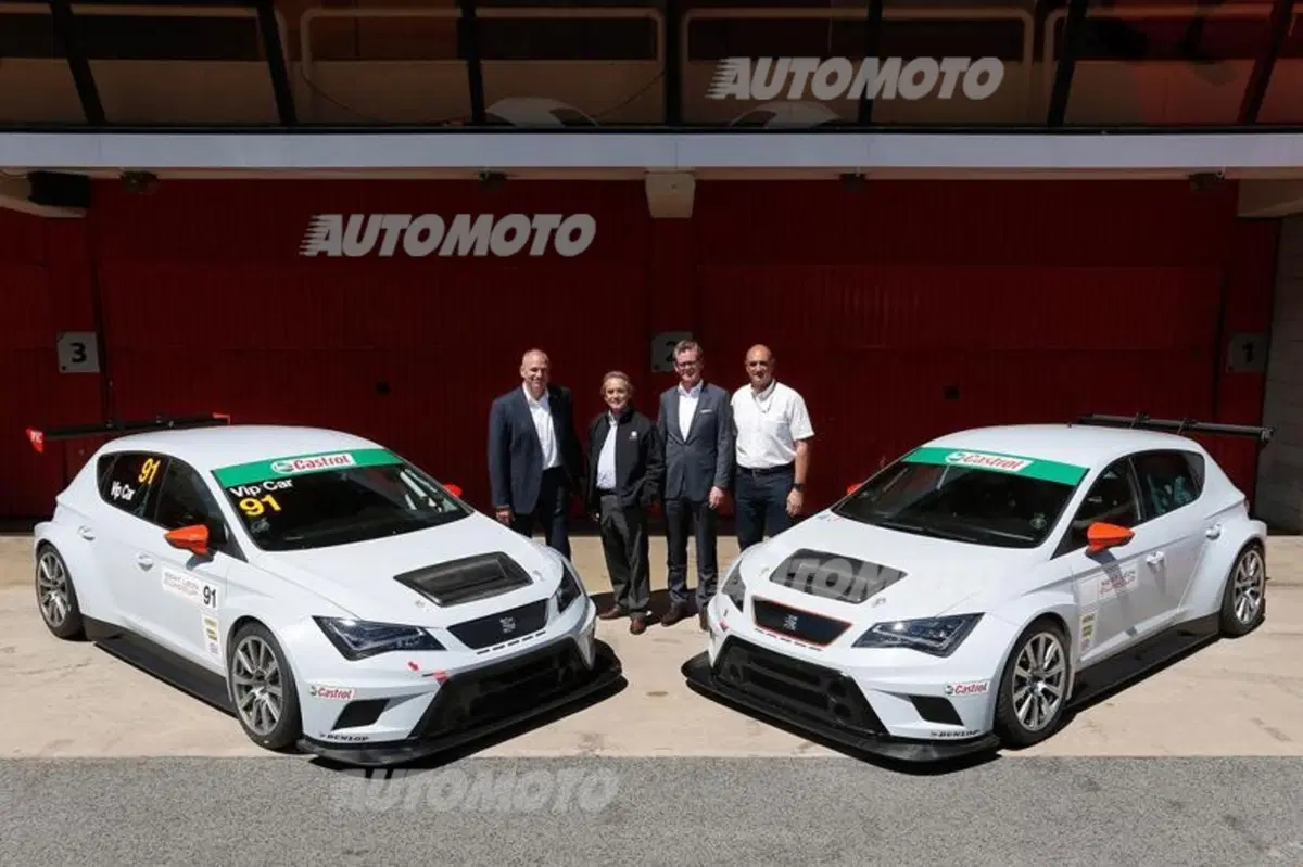 Seat: consegnate le Leon Cup Racer (2)
