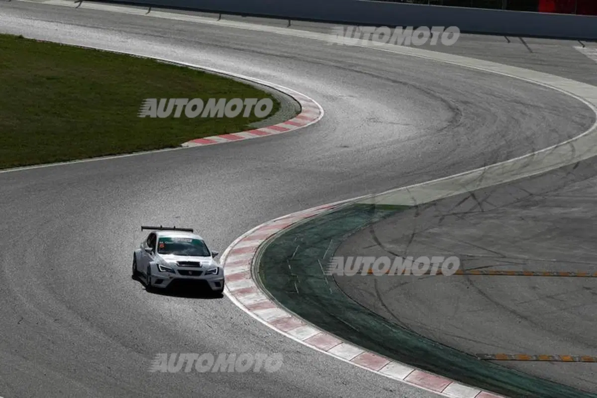 Seat: consegnate le Leon Cup Racer (3)