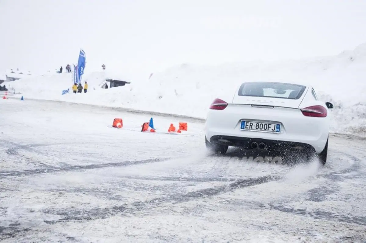 Porsche Cayman vs Cayman S (4)