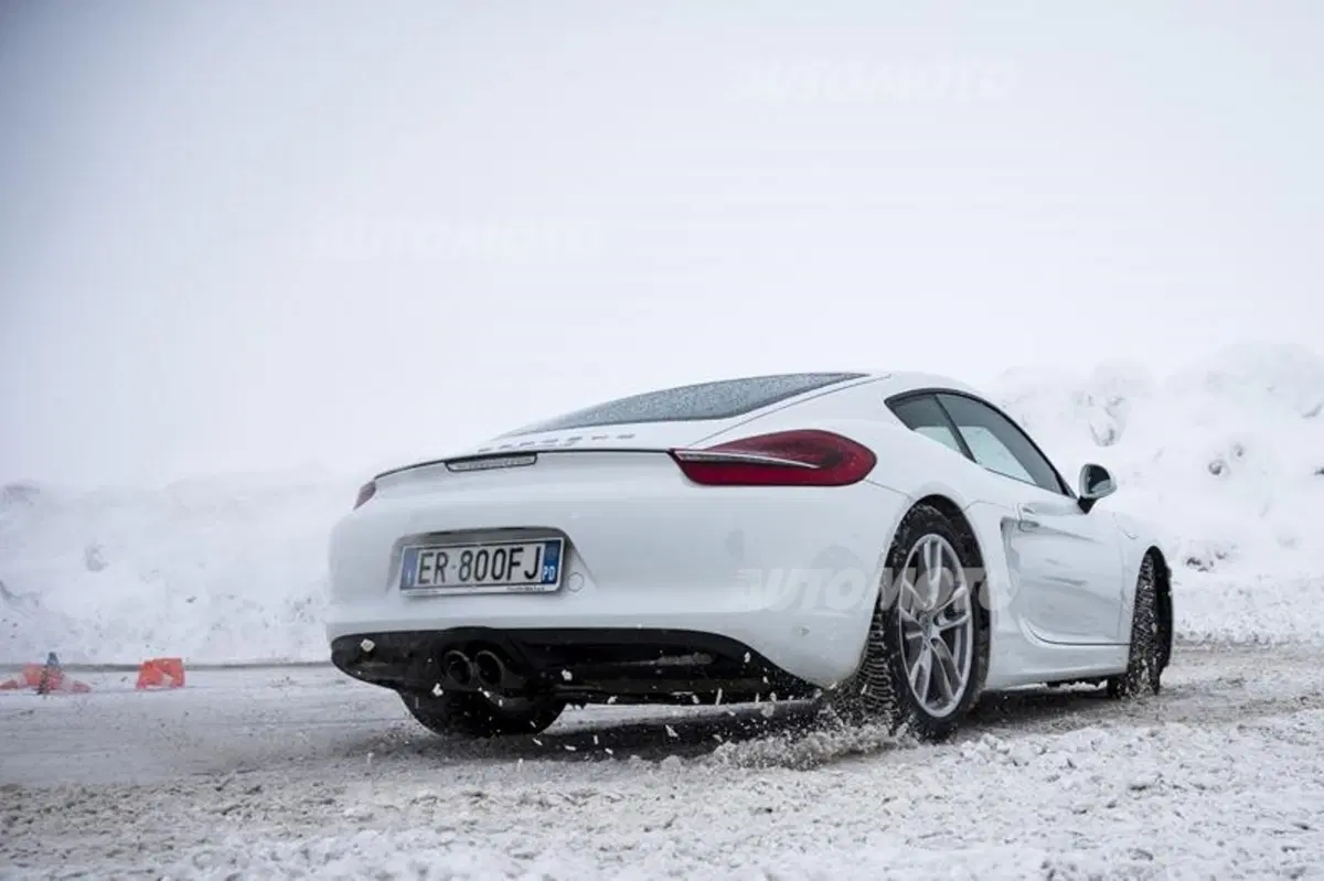 Porsche Cayman vs Cayman S (10)