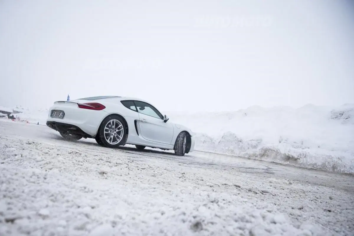 Porsche Cayman vs Cayman S (11)