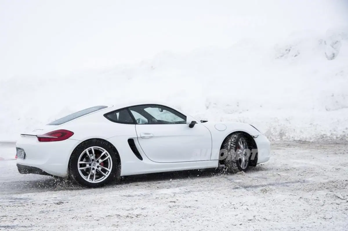 Porsche Cayman vs Cayman S (12)