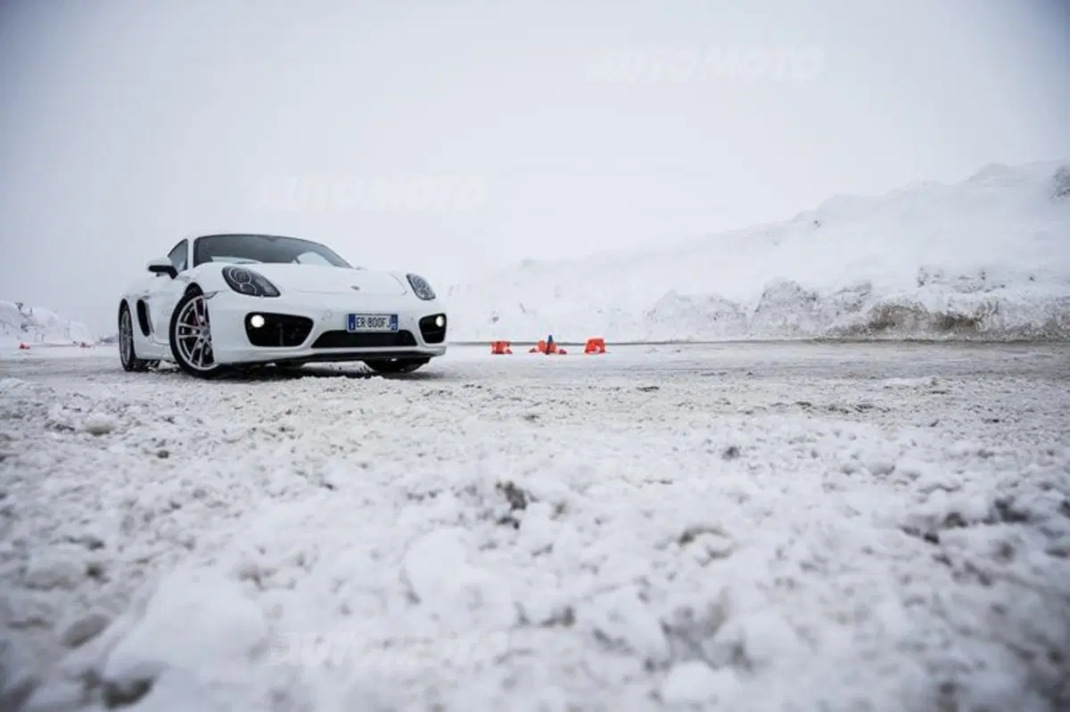 Porsche Cayman vs Cayman S (13)