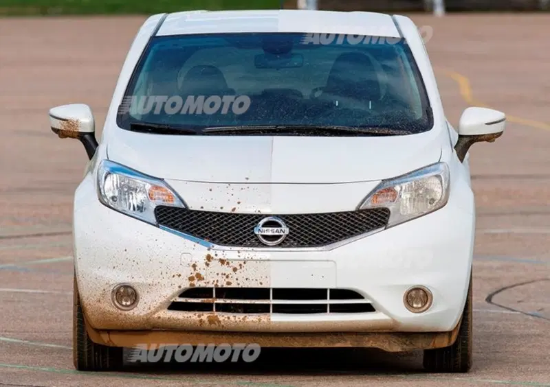 Nissan sta sviluppando l'auto che si pulisce da sola