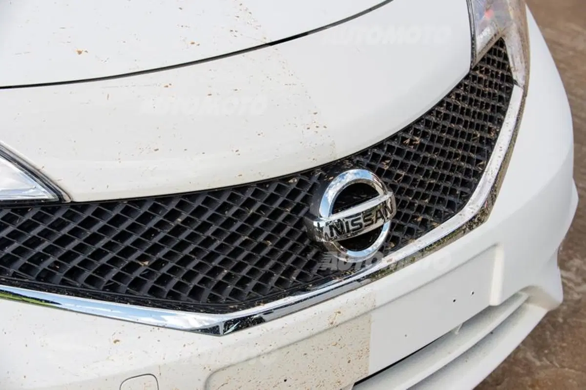 Nissan sta sviluppando l'auto che si pulisce da sola (13)