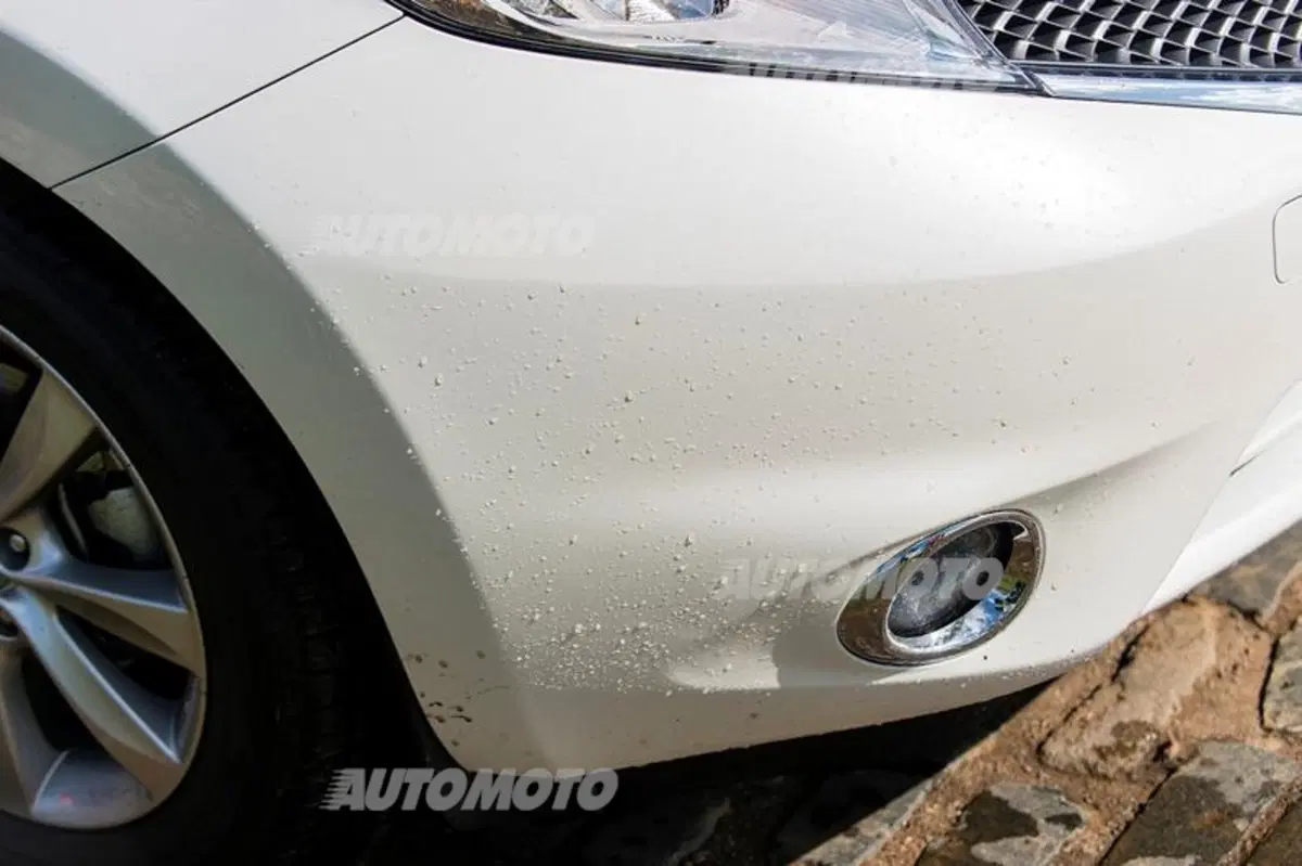 Nissan sta sviluppando l'auto che si pulisce da sola (14)