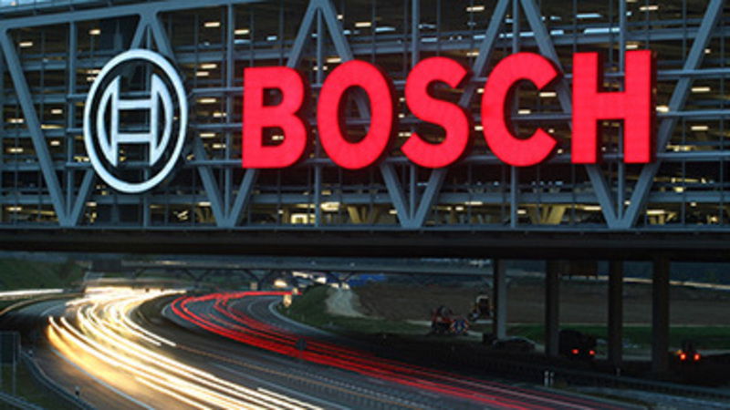 Bosch: Internet e microsensori per la sicurezza delle auto. Dal 2020 la guida automatica sar&agrave; realt&agrave;