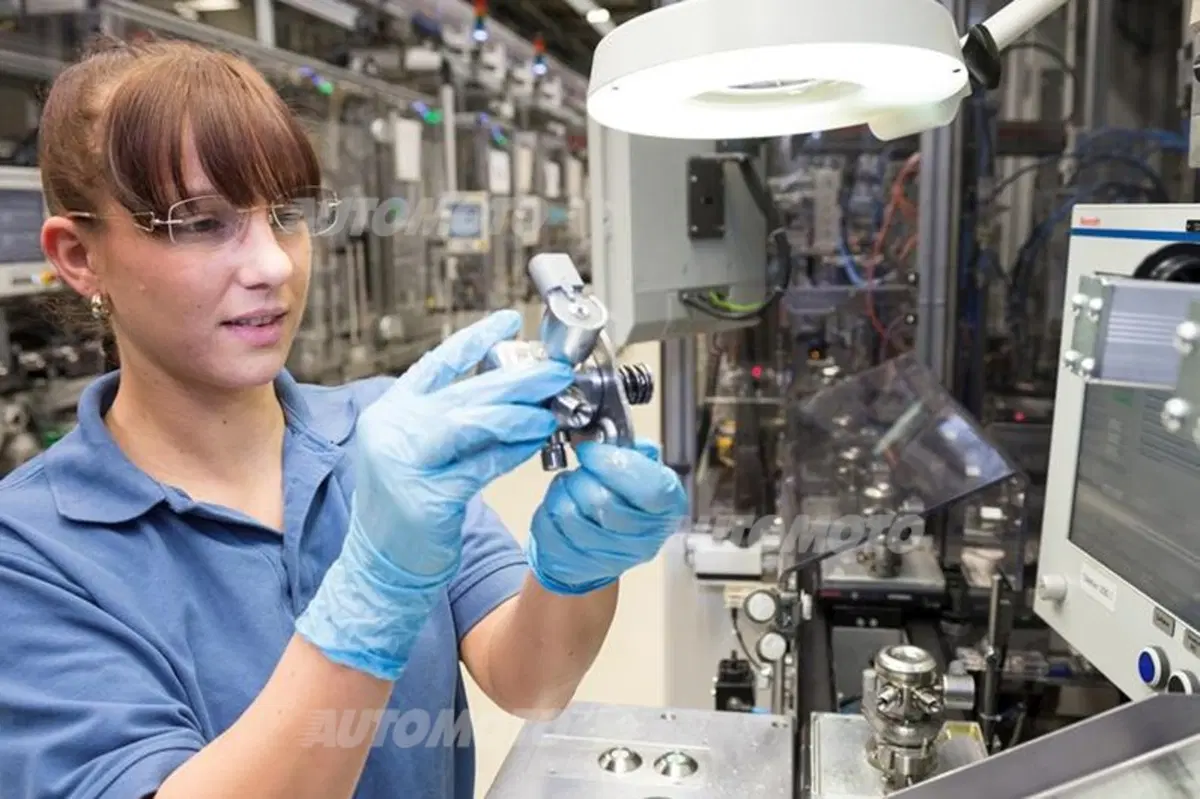 Bosch: Internet e microsensori per la sicurezza delle auto. Dal 2020 la guida automatica sarà realtà (3)
