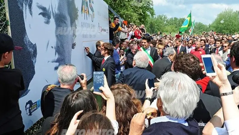 Senna: oltre 25.000 persone a Imola per ricordare che Ayrton vive