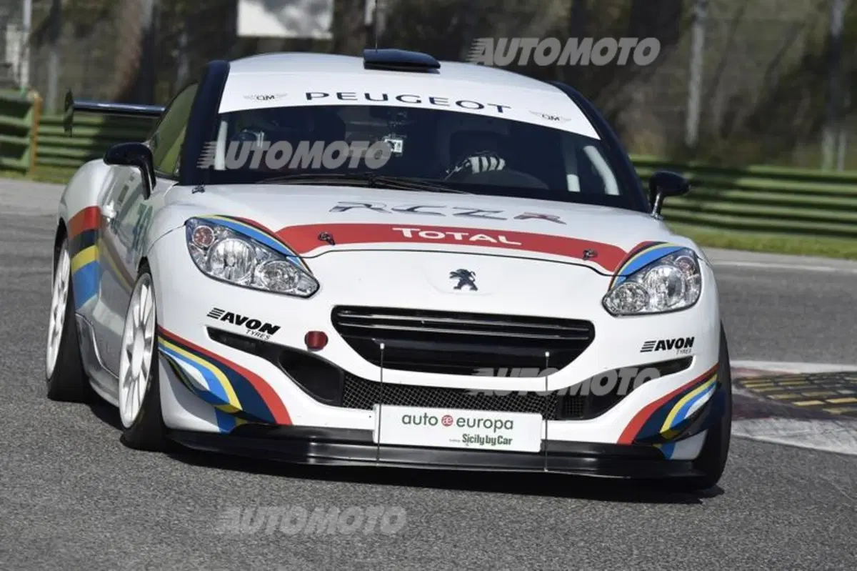 Peugeot RCZ: cinque declinazioni provate da Miloš Pavlović (9)