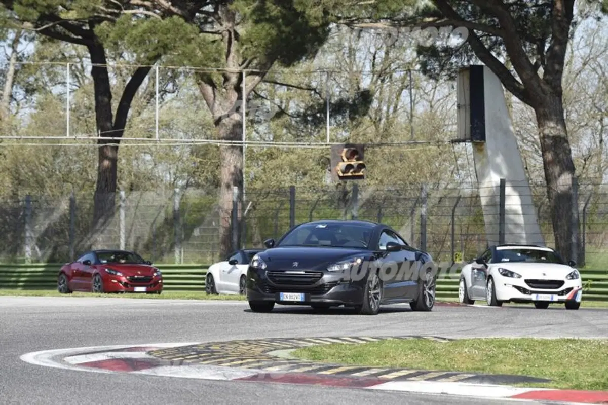 Peugeot RCZ: cinque declinazioni provate da Miloš Pavlović (10)