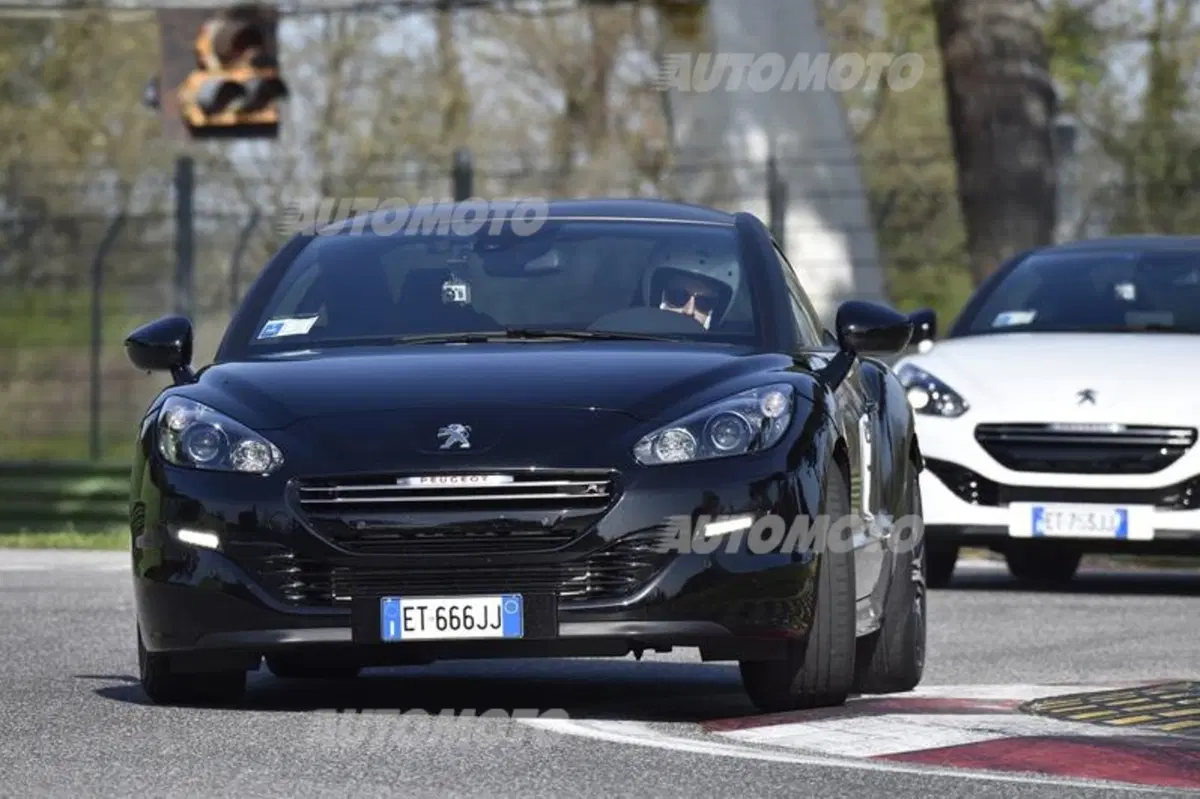 Peugeot RCZ: cinque declinazioni provate da Miloš Pavlović (12)