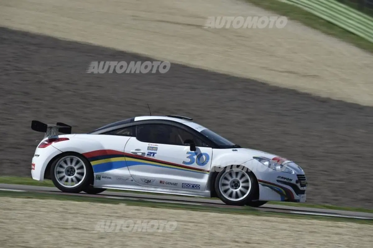 Peugeot RCZ: cinque declinazioni provate da Miloš Pavlović (18)