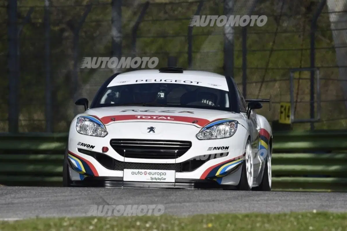 Peugeot RCZ: cinque declinazioni provate da Miloš Pavlović (22)