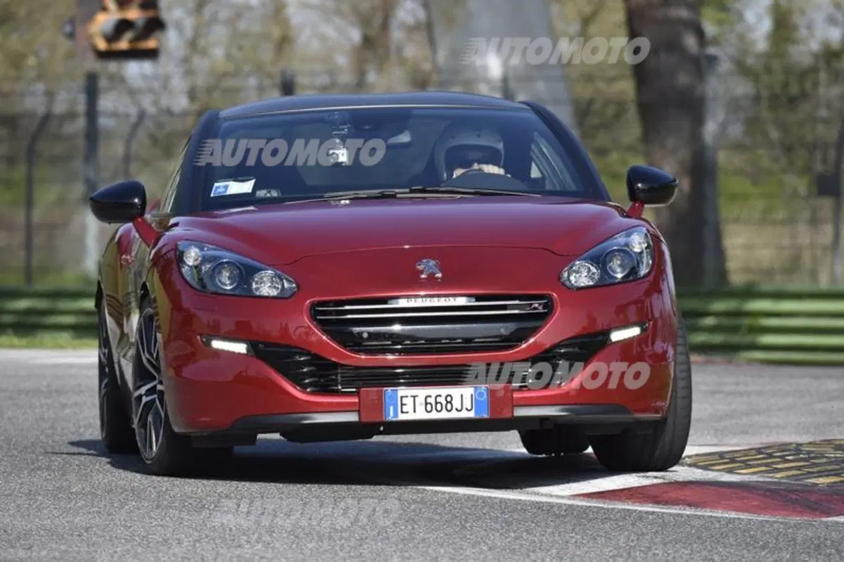 Peugeot RCZ: cinque declinazioni provate da Miloš Pavlović (25)