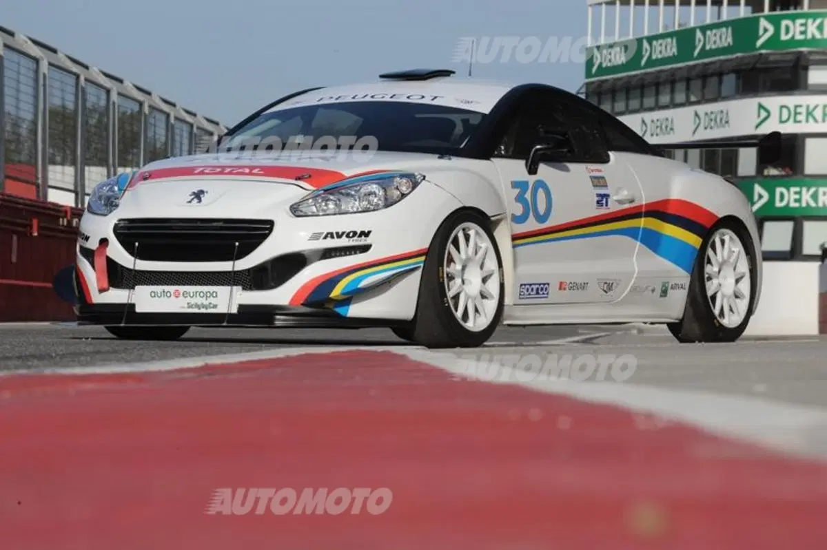 Peugeot RCZ: cinque declinazioni provate da Miloš Pavlović (27)