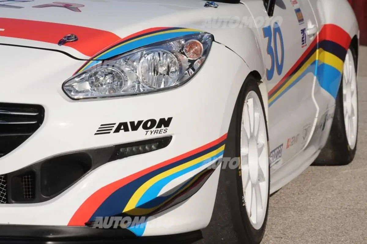 Peugeot RCZ: cinque declinazioni provate da Miloš Pavlović (28)