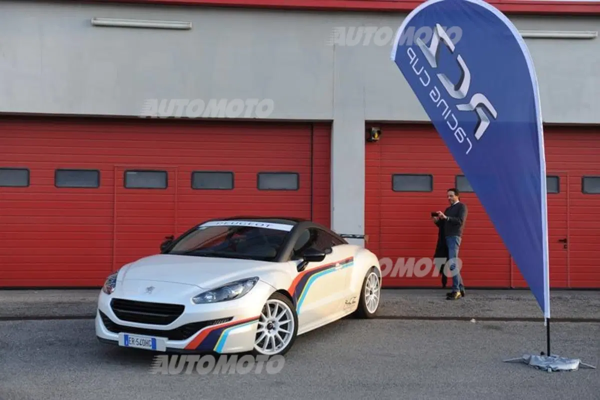 Peugeot RCZ: cinque declinazioni provate da Miloš Pavlović (38)