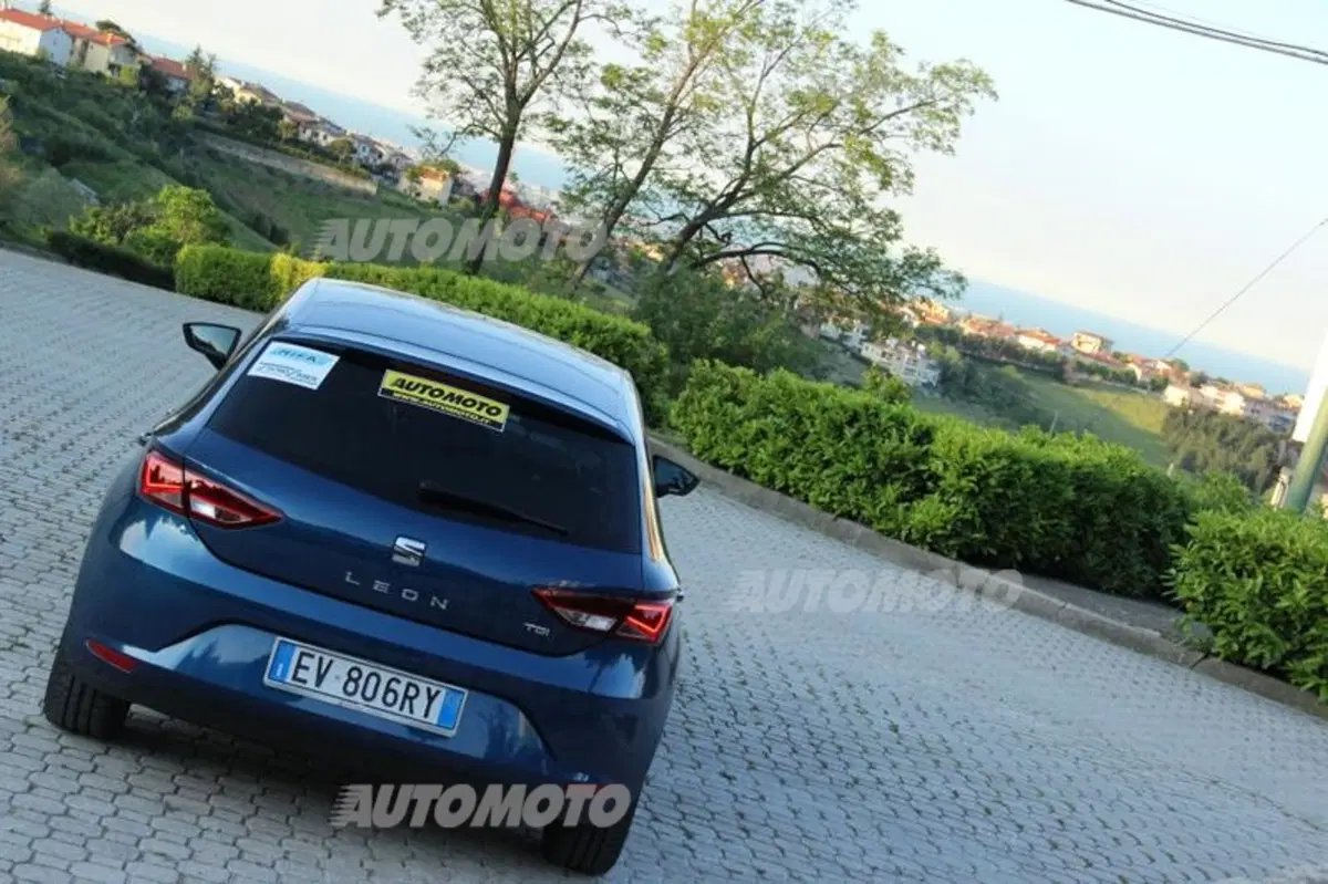 Ecorally 2014, Day 1: la Seat Leon TGI si trasforma in un'auto da corsa (5)