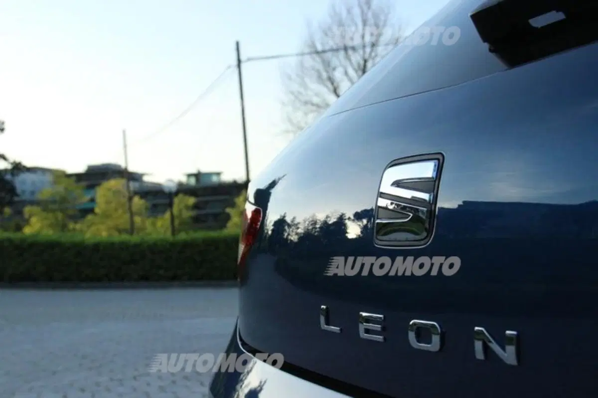 Ecorally 2014, Day 1: la Seat Leon TGI si trasforma in un'auto da corsa (6)
