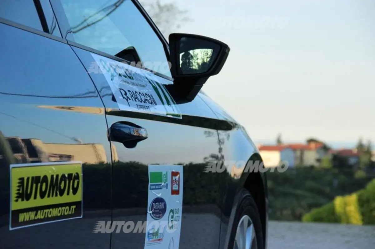 Ecorally 2014, Day 1: la Seat Leon TGI si trasforma in un'auto da corsa (8)