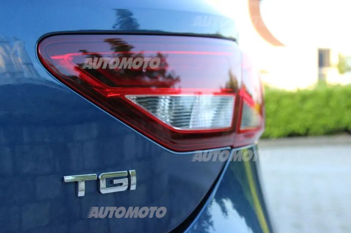 Ecorally 2014, Day 1: la Seat Leon TGI si trasforma in un'auto da corsa (11)