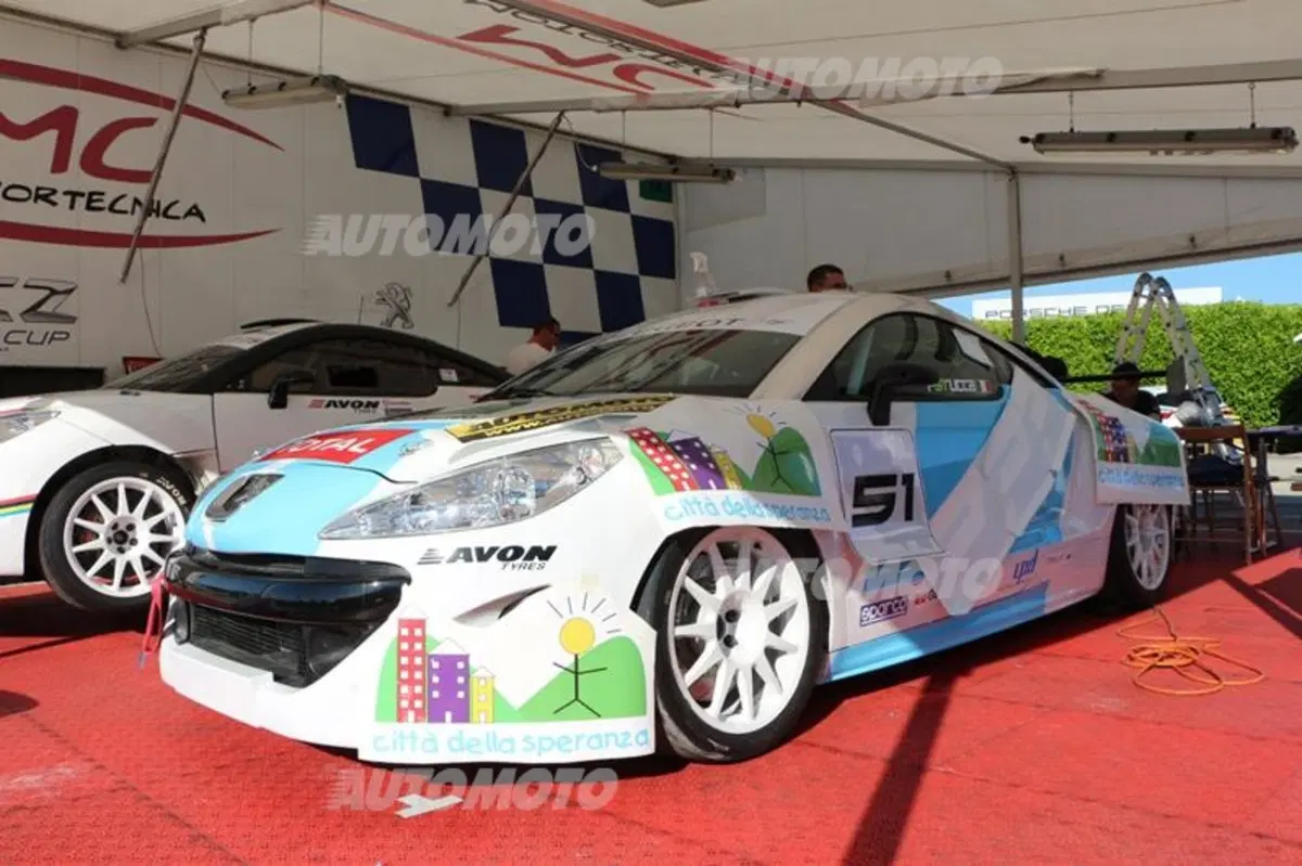 Peugeot RCZ Cup: il sogno ha inizio (2)