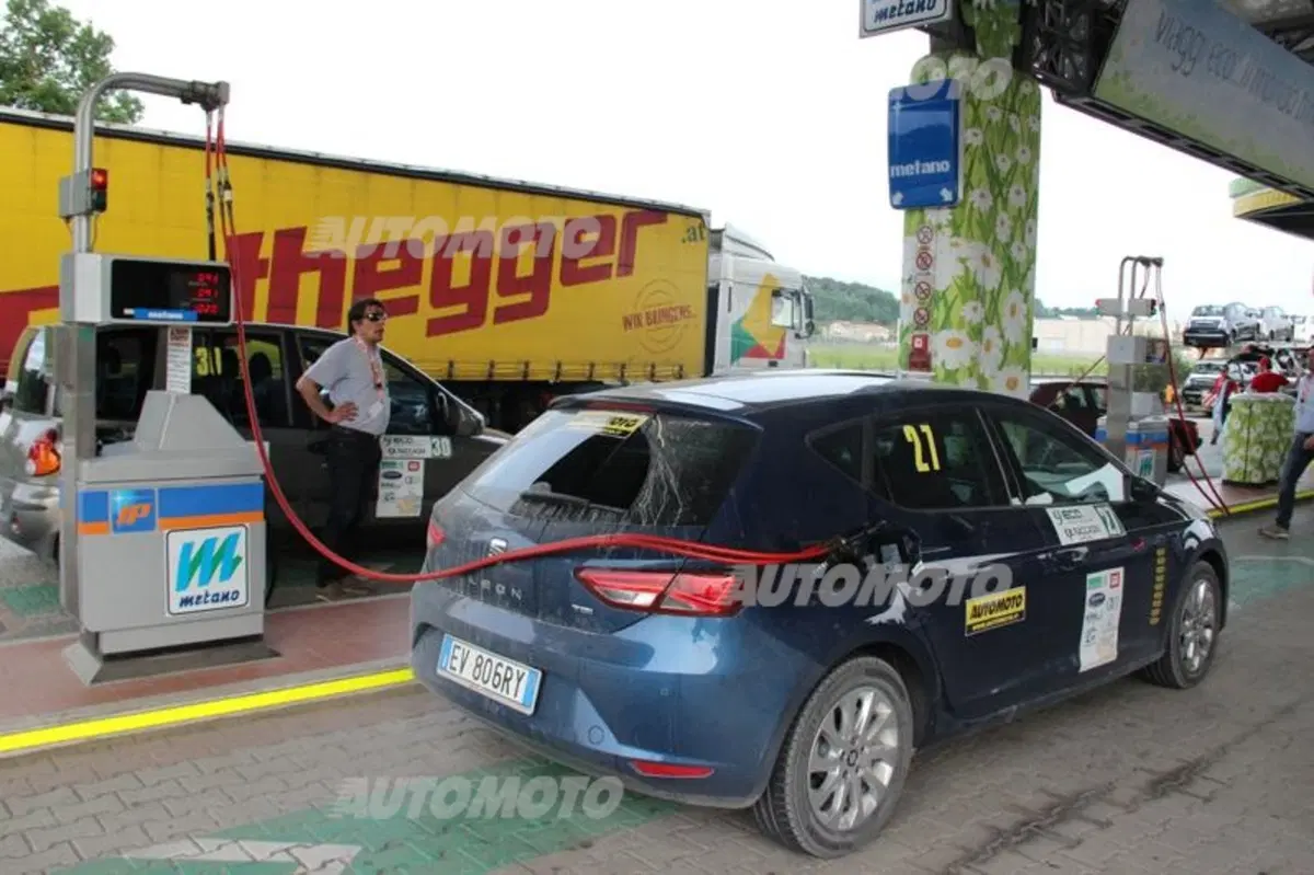 Ecorally 2014, Day 2: 12 ore di gara (sempre a metano) con la Seat Leon TGI (5)