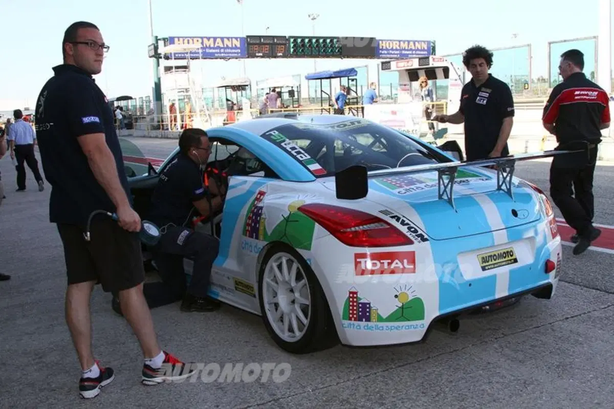 Peugeot RCZ Cup, Misano. Qualifiche: «Vado bene ma devo frenare prima» (12)
