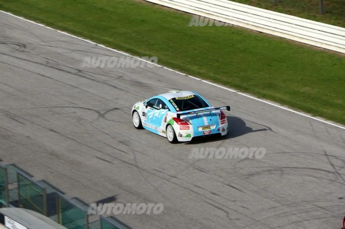 Peugeot RCZ Cup, Gara 2: «Ho capito perché l'automobilismo è uno sport...» (4)