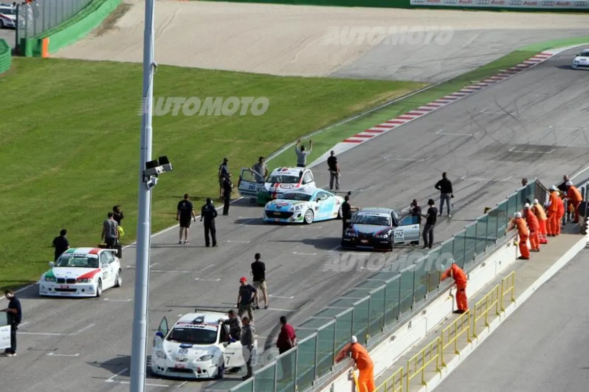 Peugeot RCZ Cup, Gara 2: «Ho capito perché l'automobilismo è uno sport...» (9)