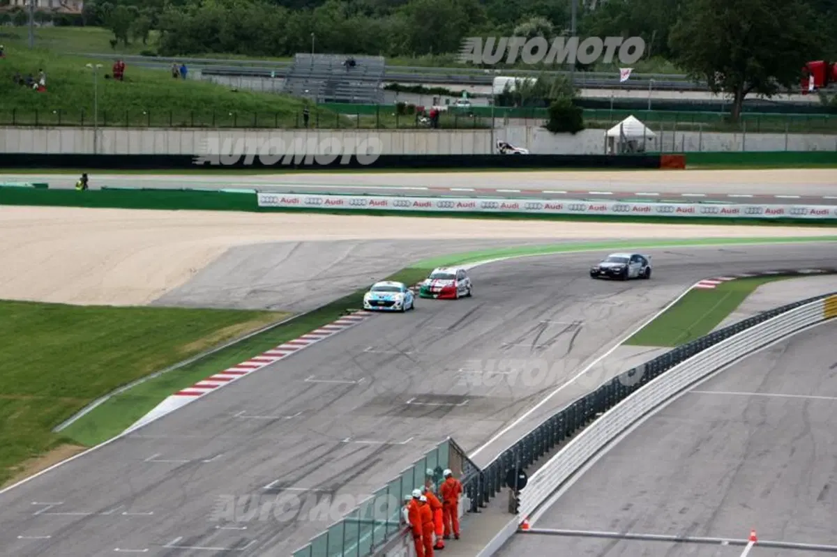 Peugeot RCZ Cup, Gara 2: «Ho capito perché l'automobilismo è uno sport...» (13)