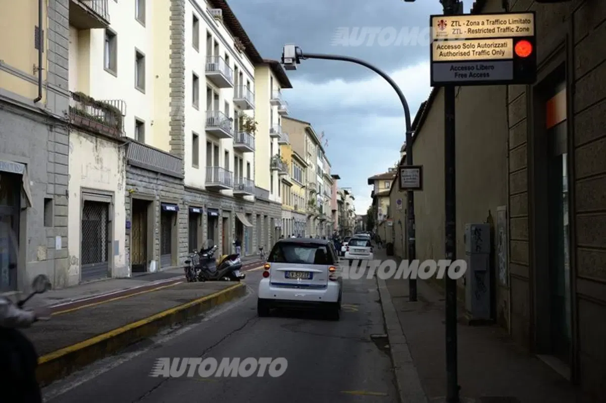 car2go: il car-sharing di smart sbarca a Firenze (14)