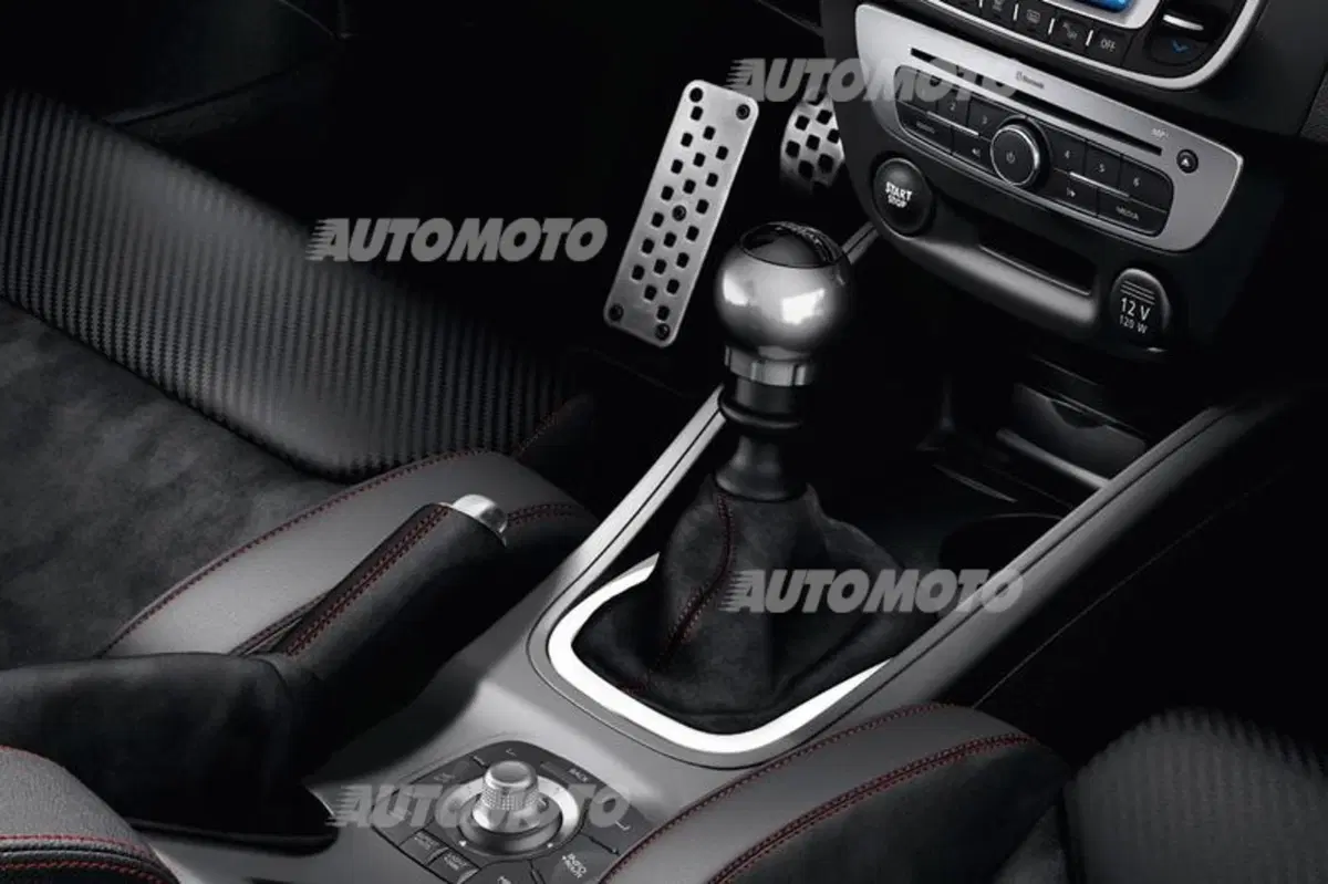 Renault Megane R.S. 275 Trophy: una serie limitata per l'estero (8)