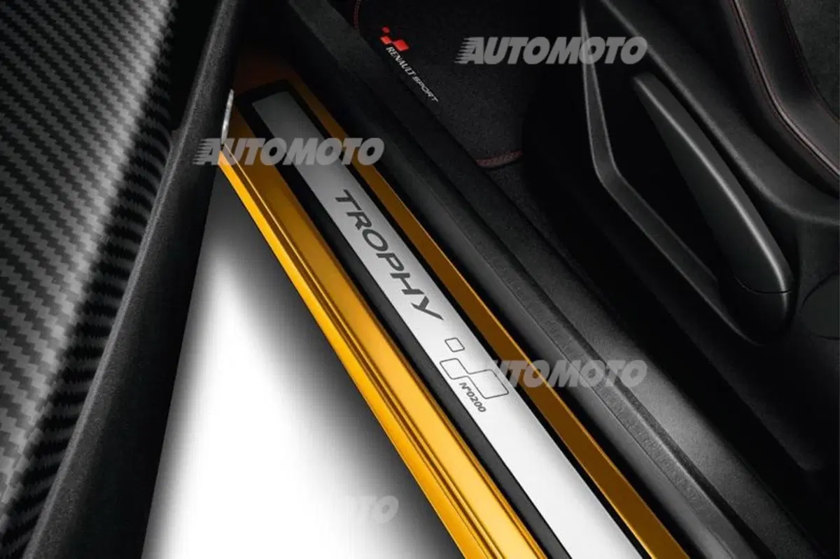 Renault Megane R.S. 275 Trophy: una serie limitata per l'estero (9)