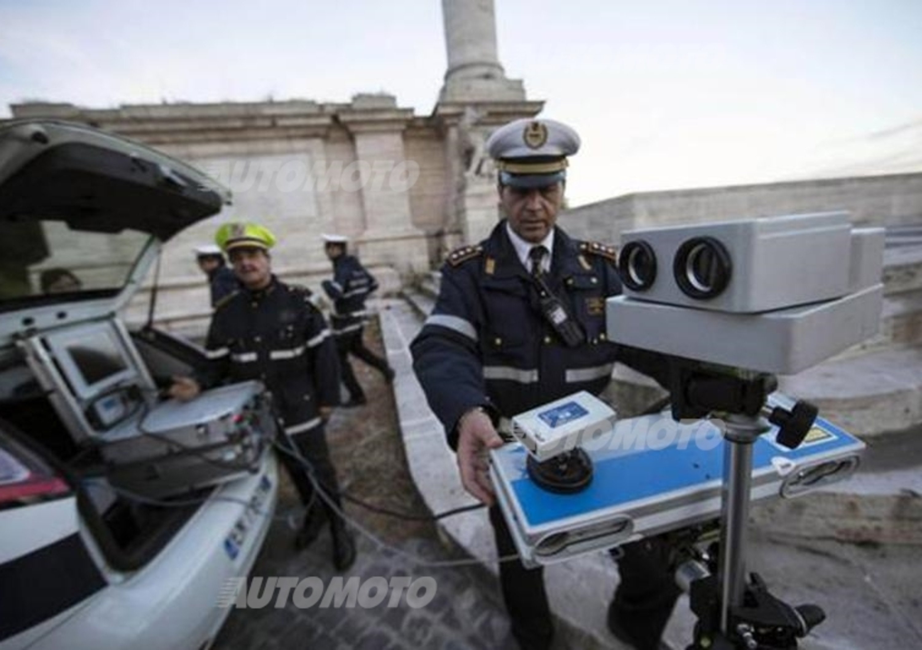 Roma: 7 nuovi autovelox e telecamere hi-tec. Guerra alla velocit&agrave; o tranelli per far cassa?