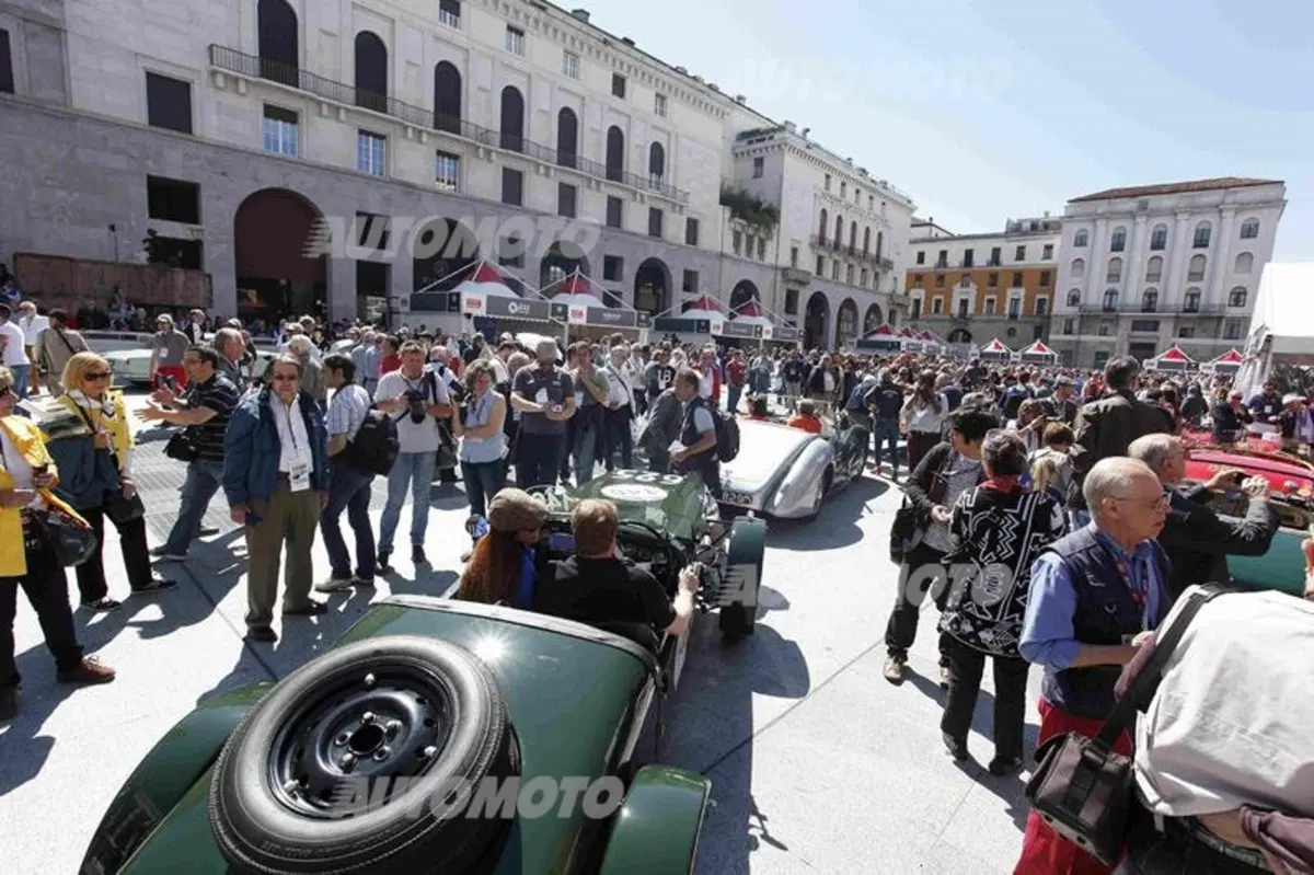 Mille Miglia: partita l'edizione 2014 (3)