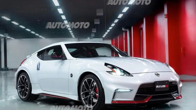 Nissan 370Z Nismo restyling: strizza l'occhio alla GT-R