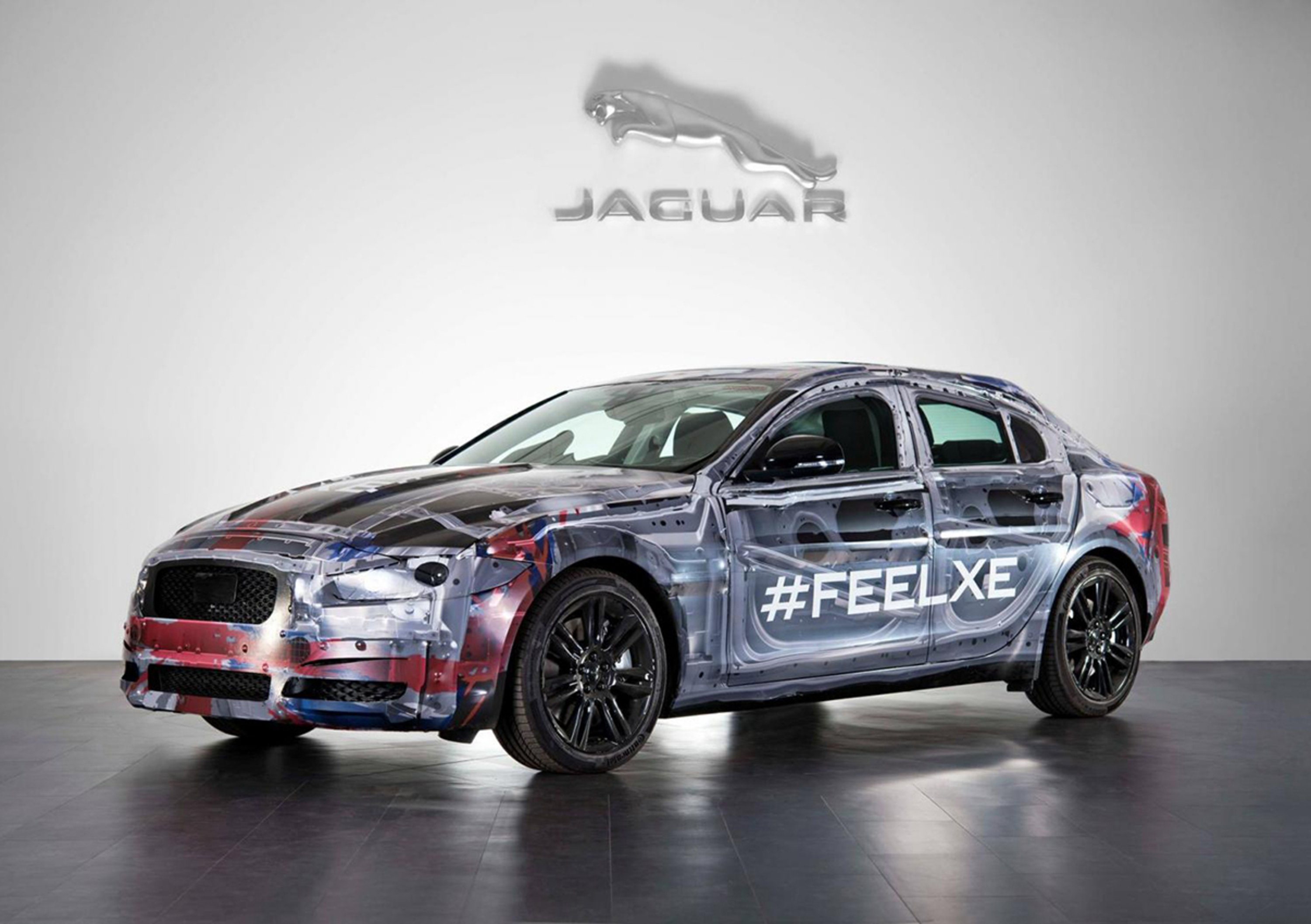 Jaguar XE: nuovo teaser ufficiale