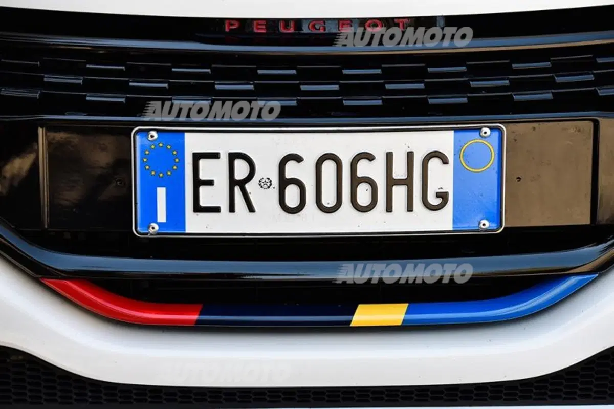 Peugeot 208 Gti “UcciUssi” (8)