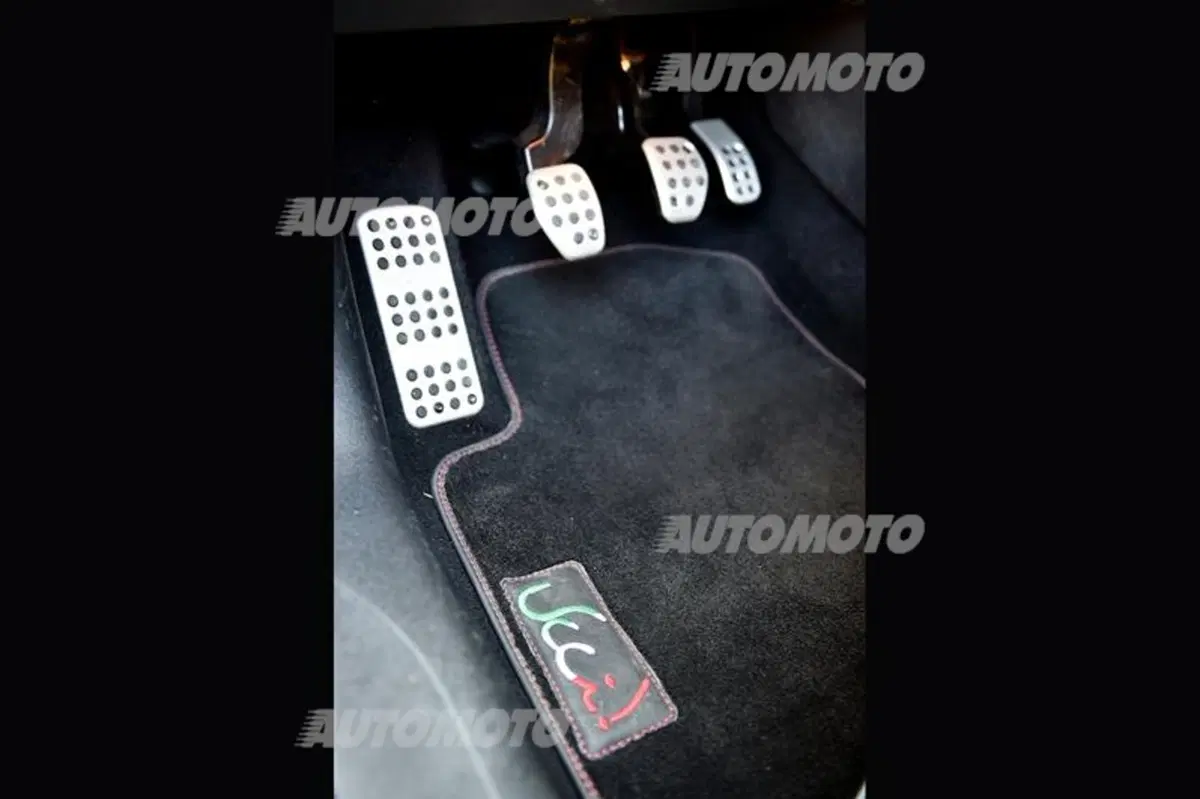 Peugeot 208 Gti “UcciUssi” (10)