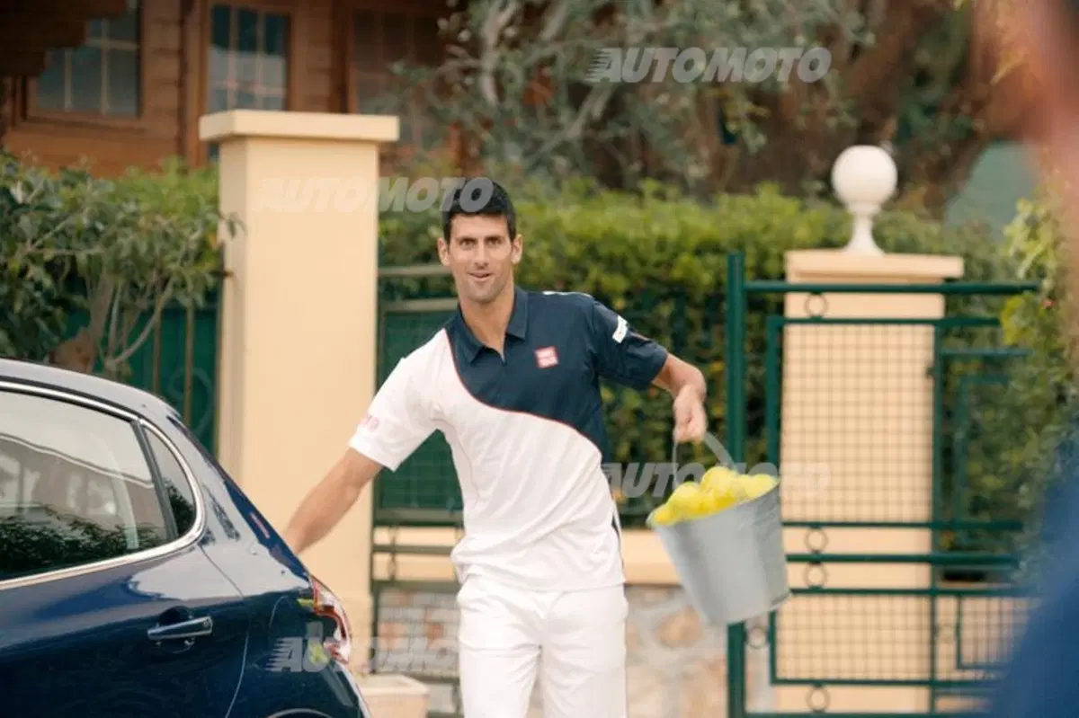 Peugeot: la 208 insieme a Djokovic per una pubblicità (2)