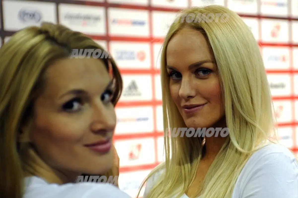 bwin Sports Girls: vota condividi e vinci la MotoGP al Mugello (8)